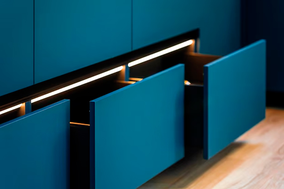 Ambiente decorado com móveis planejados